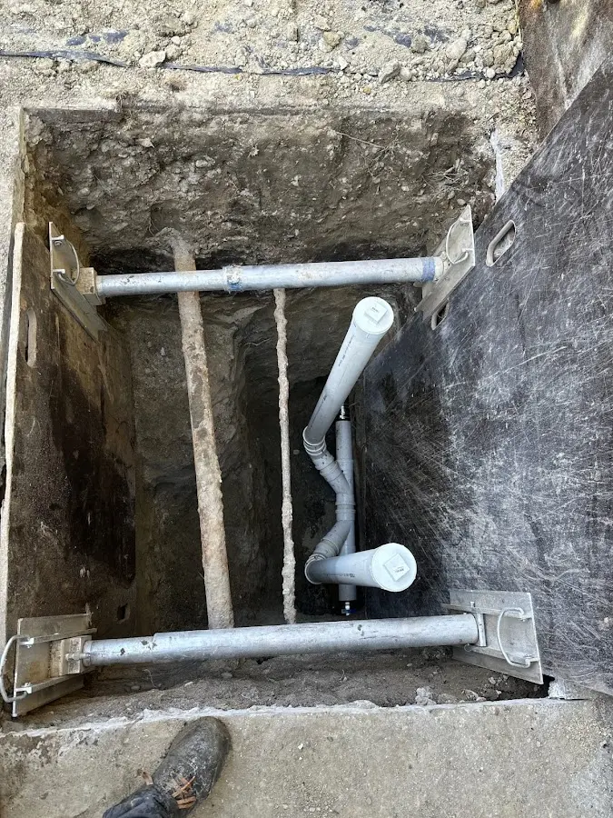 Experienced plumber completing Drain Cleaning work in Broadalbin
